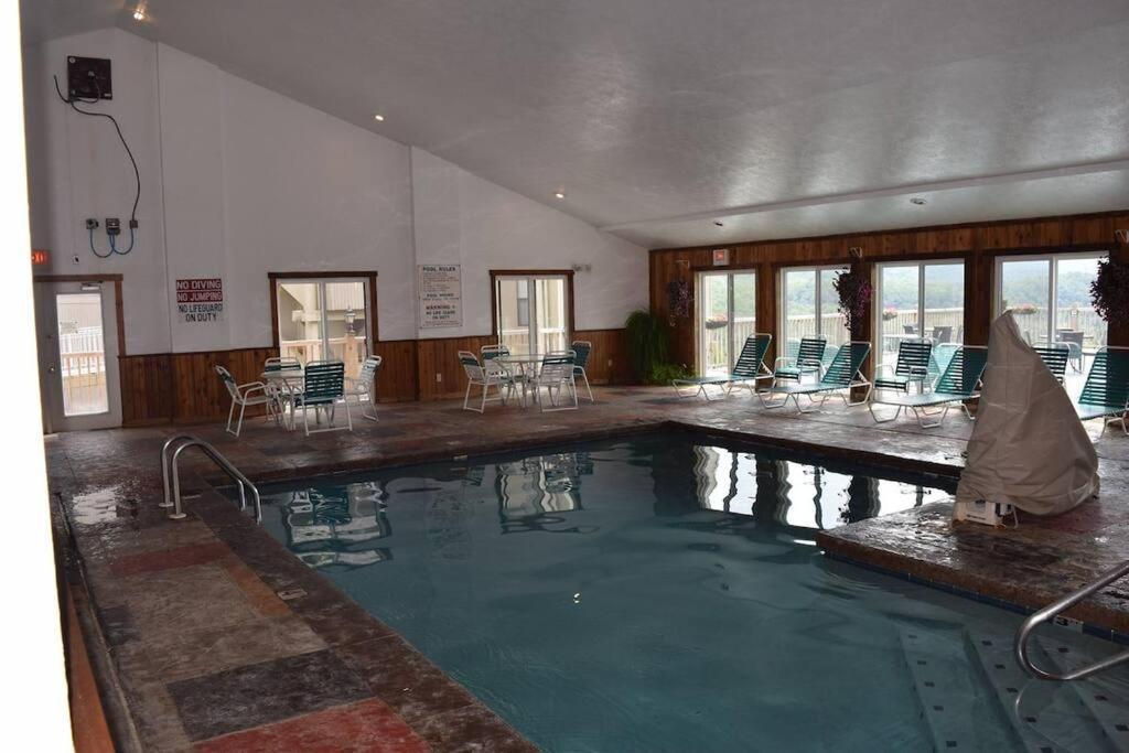 Cozy Cub, Breath Taking Mtn Views, Indoor Pool Apartment Gatlinburg Exterior photo