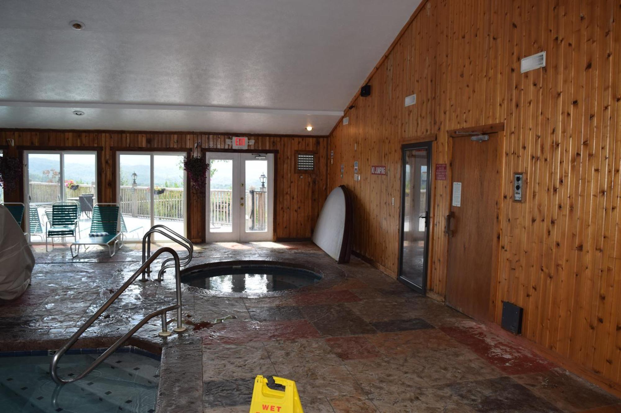 Cozy Cub, Breath Taking Mtn Views, Indoor Pool Apartment Gatlinburg Exterior photo