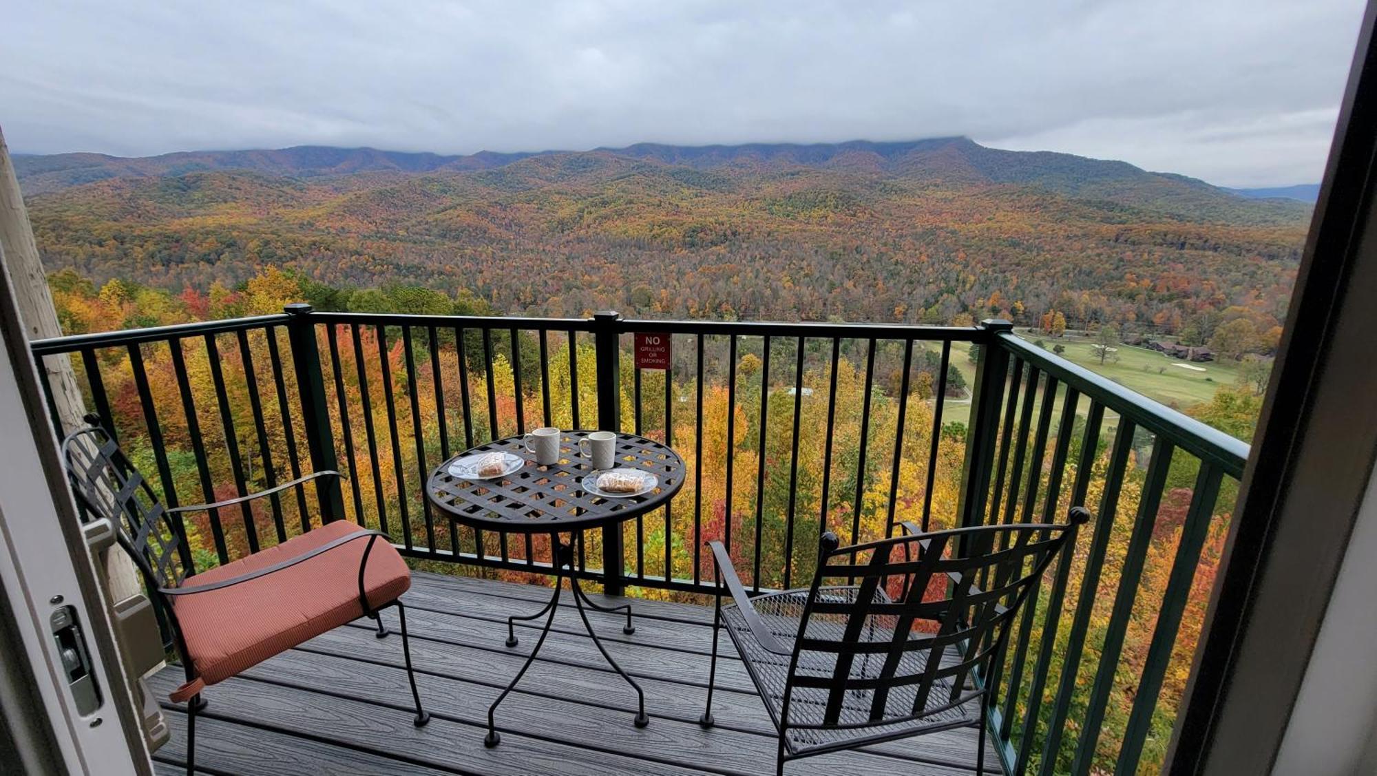 Cozy Cub, Breath Taking Mtn Views, Indoor Pool Apartment Gatlinburg Exterior photo